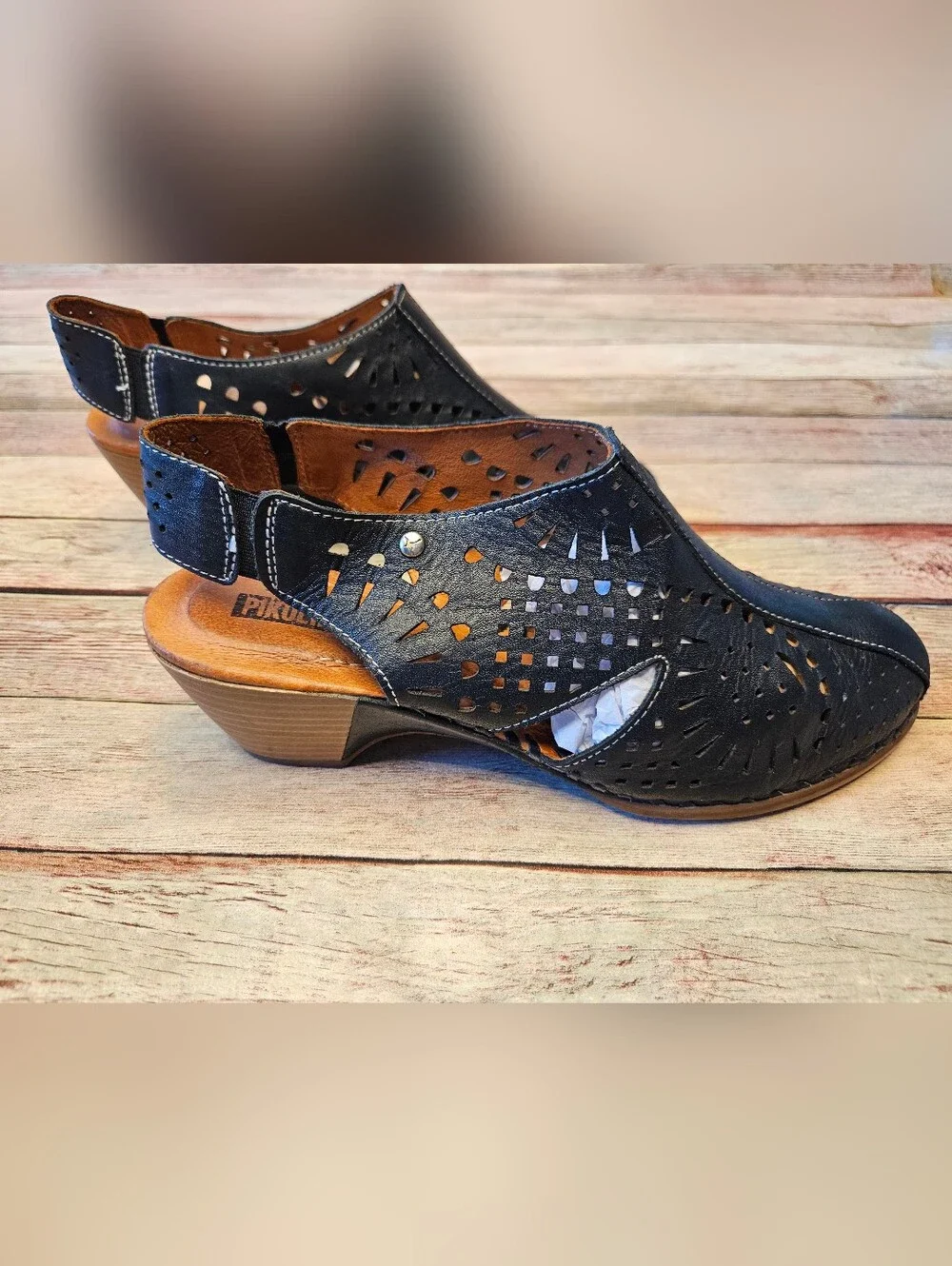 PIKOLINOS black leather